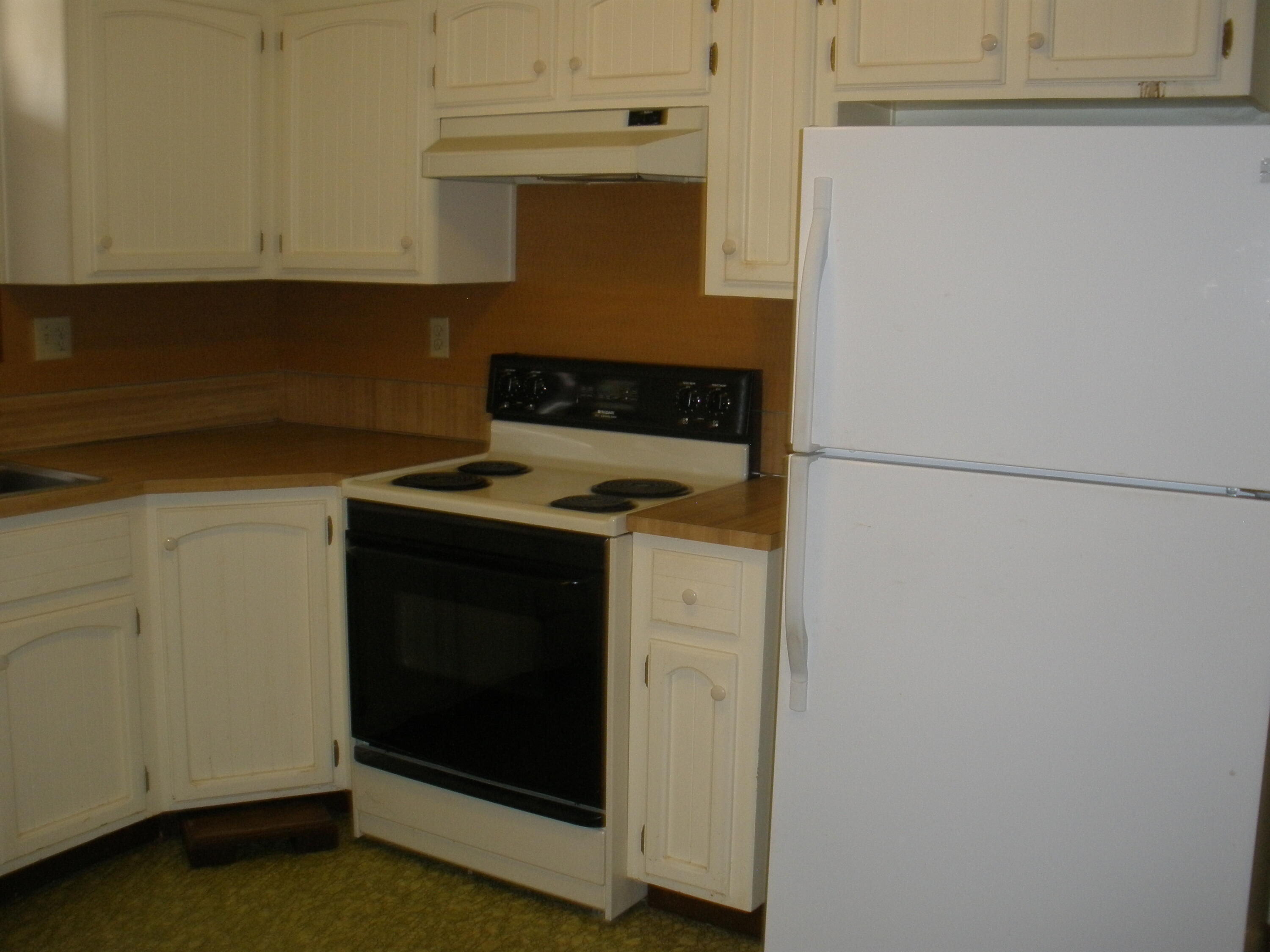 2361 Delta Waters Road Medford, OR 97504 - Photo 12 of 13 Kitchen area