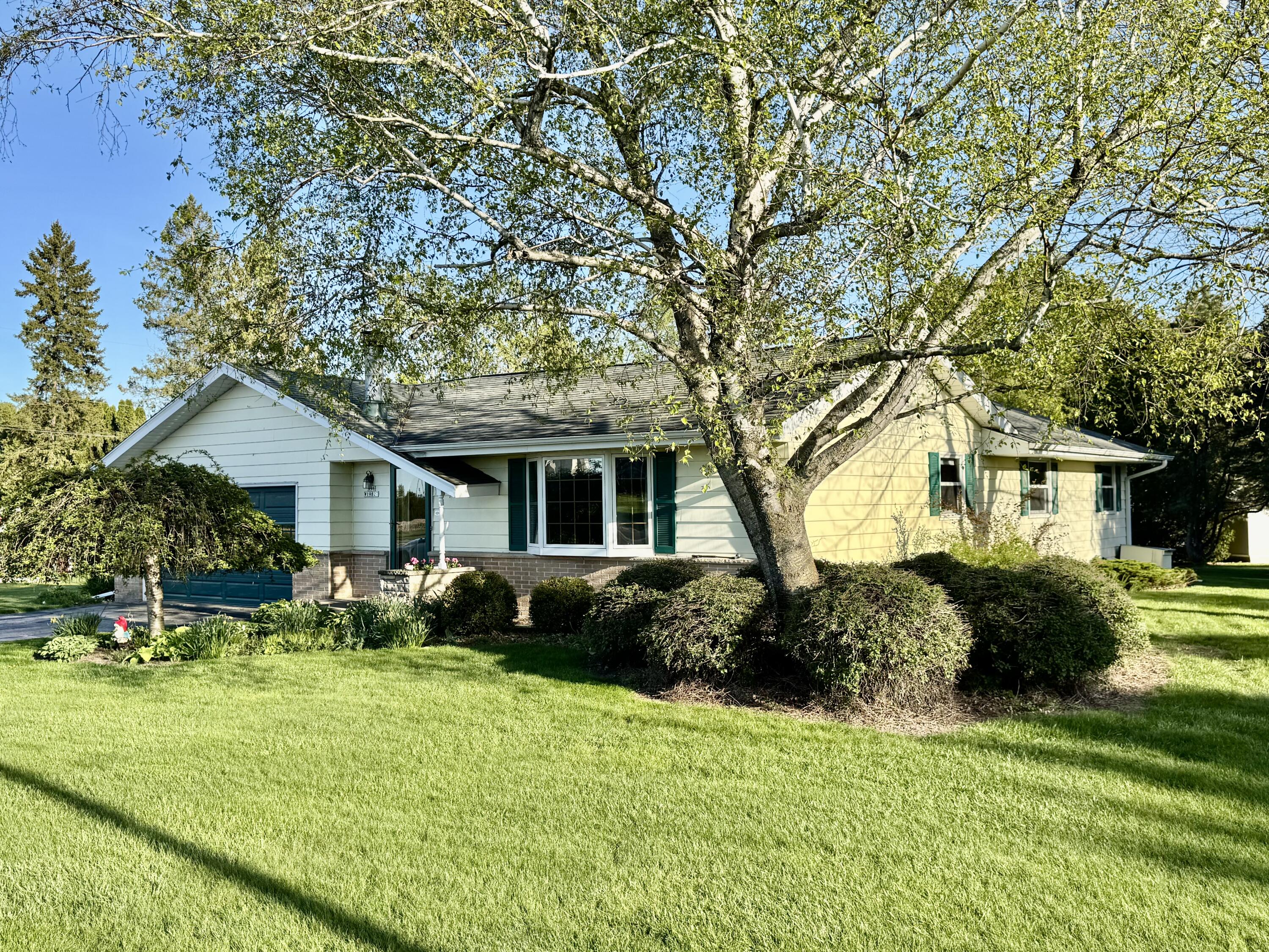 N96W19827 County Line Road Menomonee Falls, WI 53051 - Photo 1 of 25 Welcome Home!
