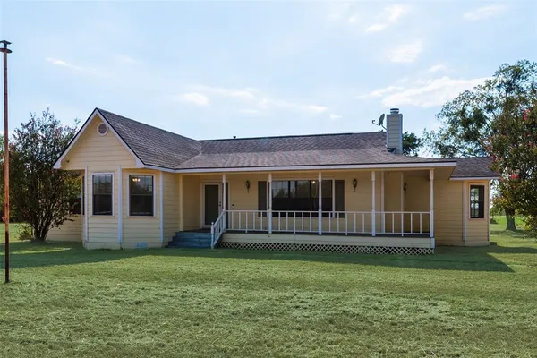 $449,900 | 17450 Farm To Market Road 2613, Kemp, TX 75143