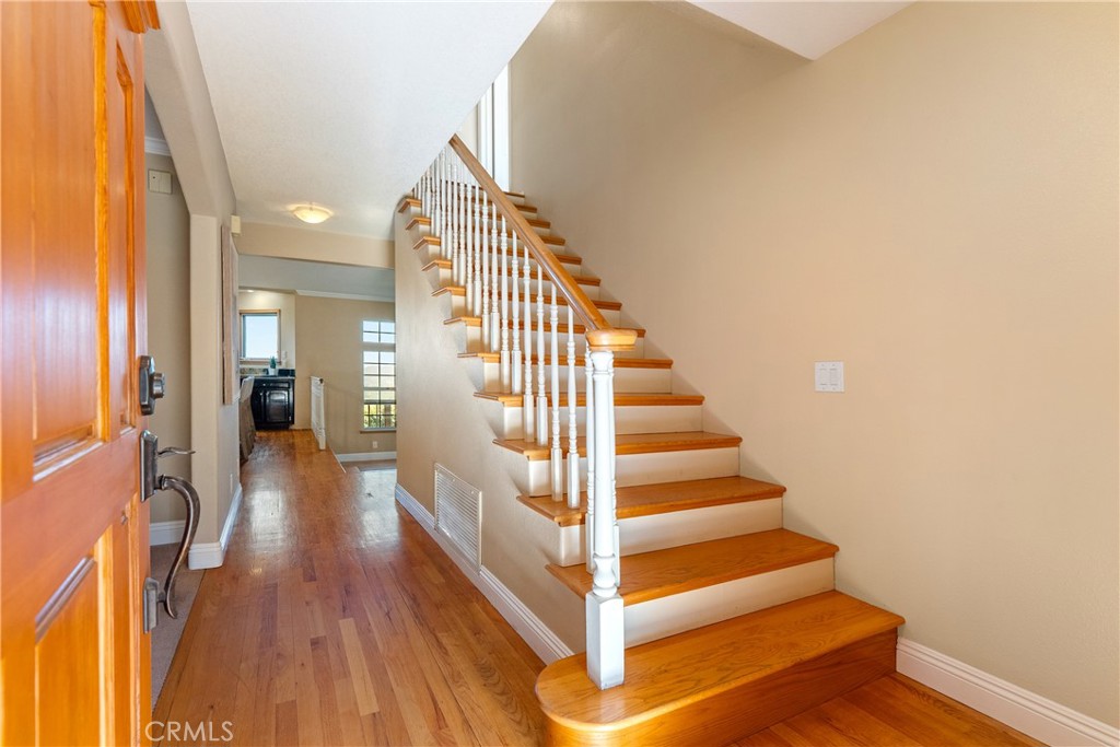 10885 San Marcos Road Atascadero, CA 93422 - Photo 20 of 63 a view of entryway and hall with wooden floor