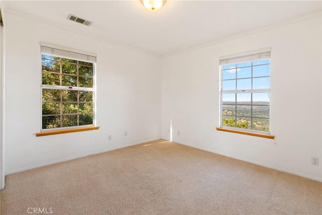 10885 San Marcos Road Atascadero, CA 93422 - Photo 32 of 63 an empty room with windows
