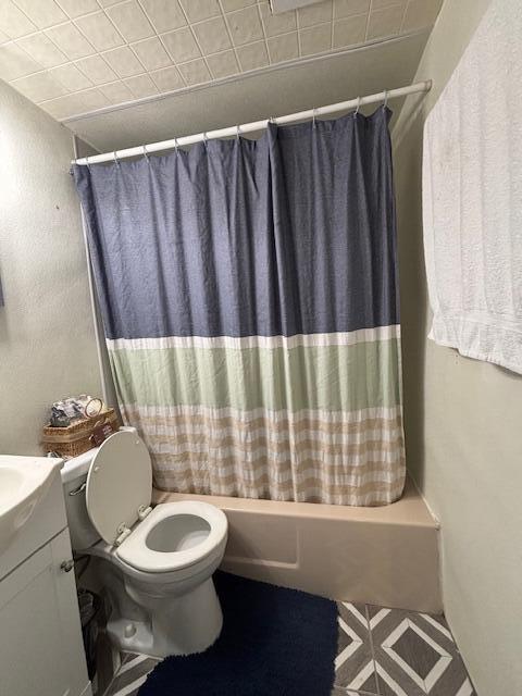 1420 Clinton Street Muskegon, MI 49442 - Photo 32 of 40 Upstairs Bathroom