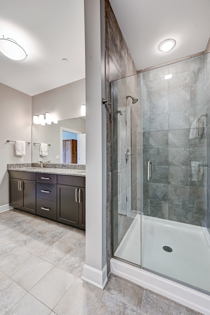 7 Kennedy Lane, Unit 201 Hinsdale, IL 60521 - Photo 18 of 30