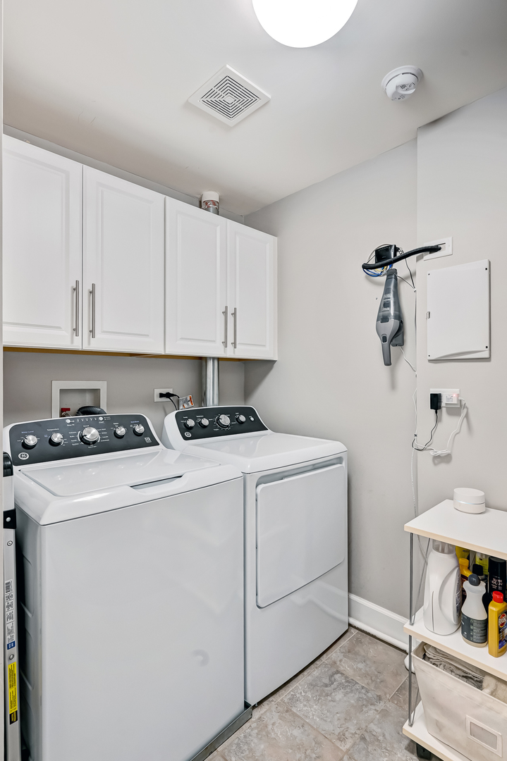 7 Kennedy Lane, Unit 201 Hinsdale, IL 60521 - Photo 23 of 30