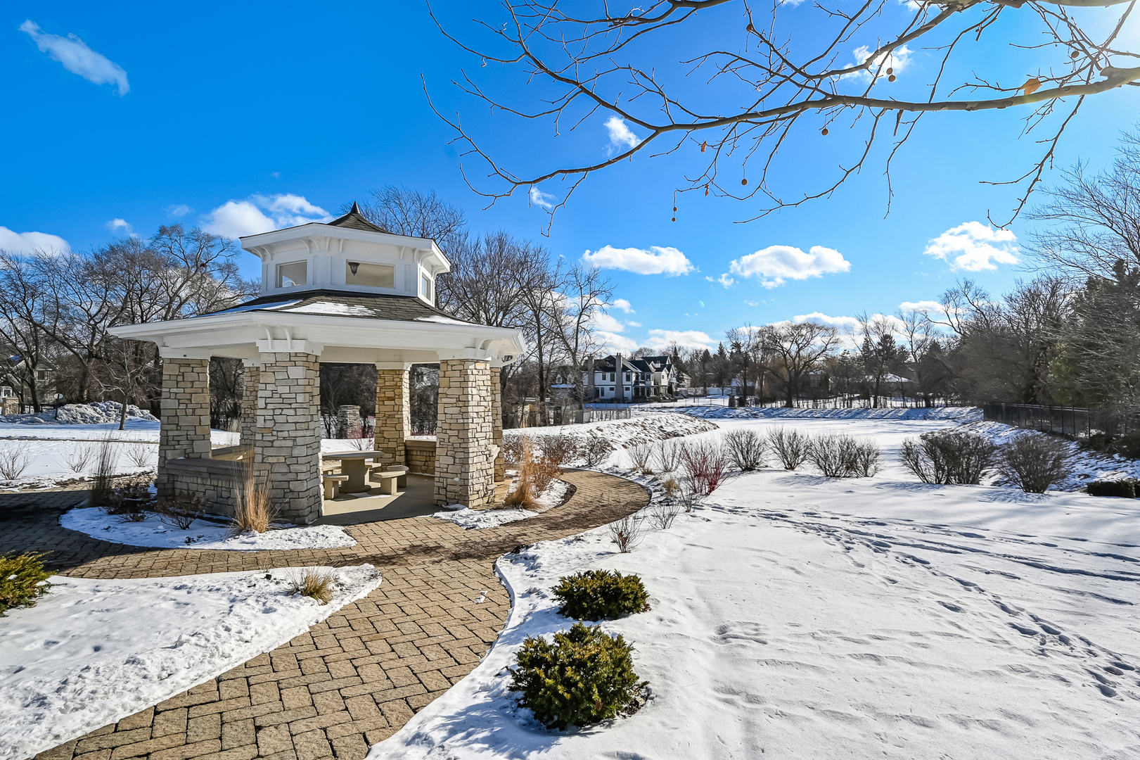 7 Kennedy Lane, Unit 201 Hinsdale, IL 60521 - Photo 28 of 30