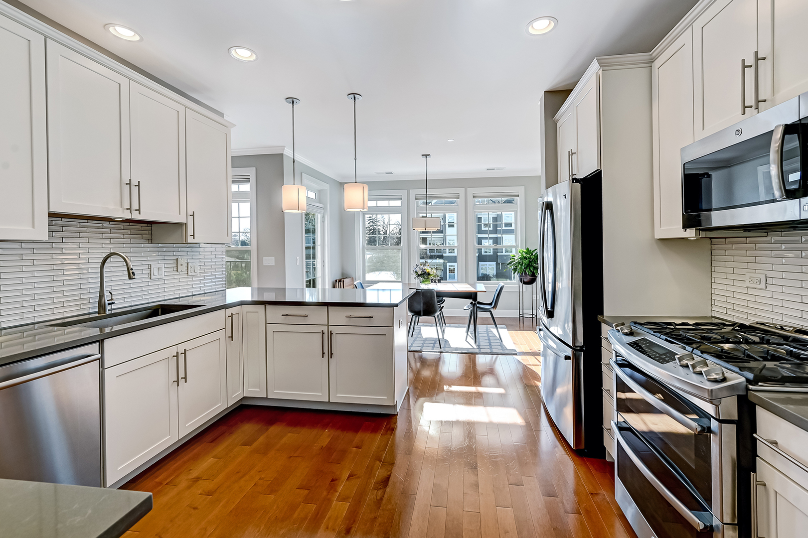 7 Kennedy Lane, Unit 201 Hinsdale, IL 60521 - Photo 10 of 30