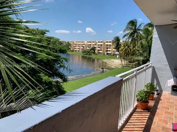 $1,950 | 9357 Fontainebleau Boulevard, Unit D303, Miami, FL 33172