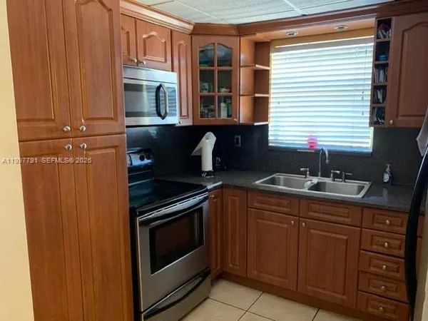 $1,950 | 9357 Fontainebleau Boulevard, Unit D303, Miami, FL 33172