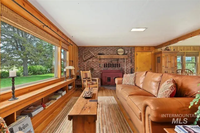 $1,175,000 | 806 High Valley Road, Cascade, ID 83611