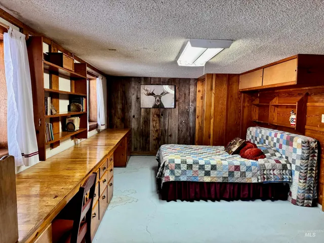 $1,175,000 | 806 High Valley Road, Cascade, ID 83611