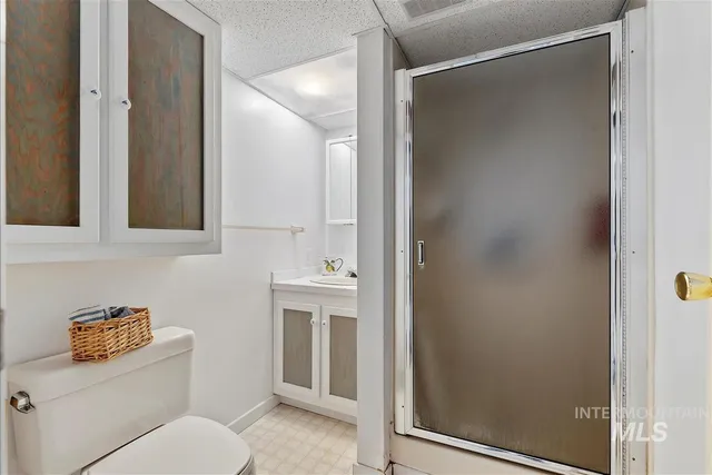 $1,175,000 | 806 High Valley Road, Cascade, ID 83611