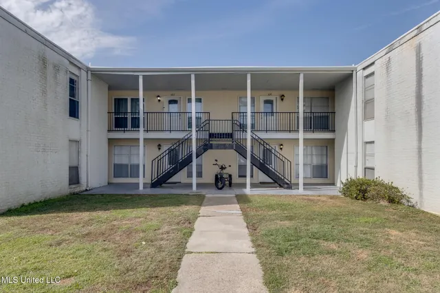 $158,000 | 3230 Cumberland Road, Unit 107, Ocean Springs, MS 39564