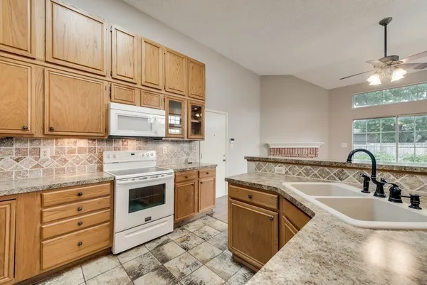 $2,400 | 10104 Burgundy Drive, Frisco, TX 75035