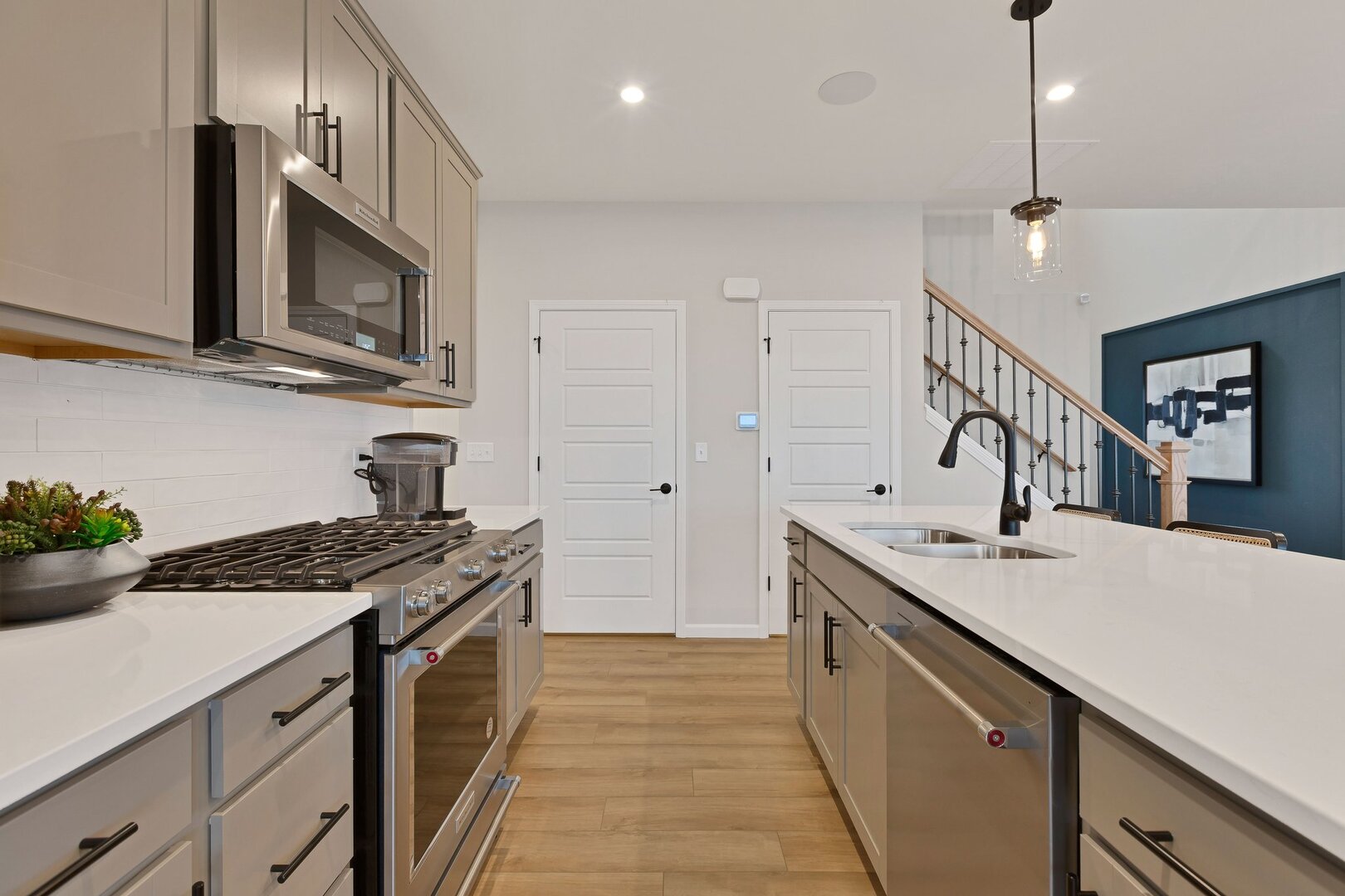 2539 Tailshot Road Naperville, IL 60564 - Photo 3 of 17