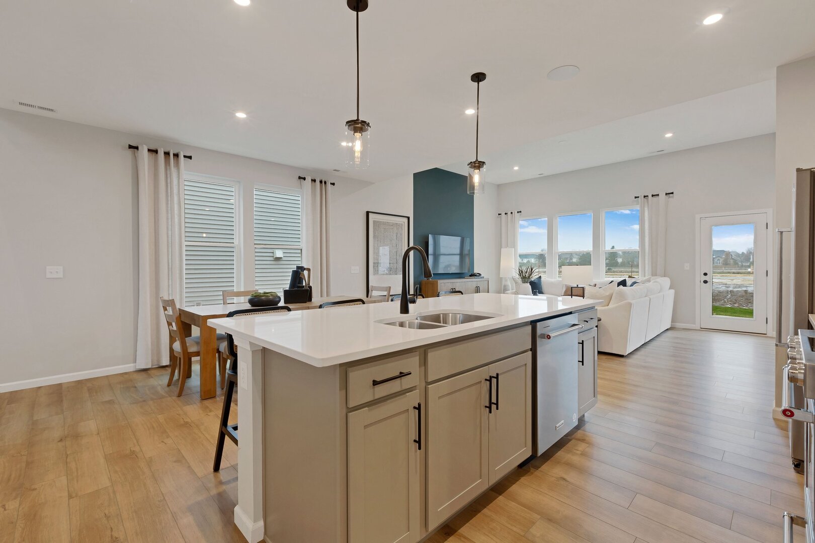 2539 Tailshot Road Naperville, IL 60564 - Photo 4 of 17