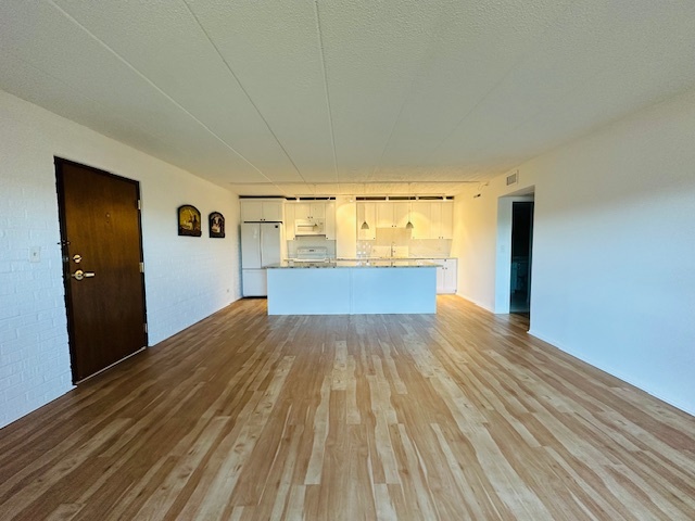 3222 Sanders Road, Unit 2D Northbrook, IL 60062 - Photo 5 of 21 Gallery Image 5