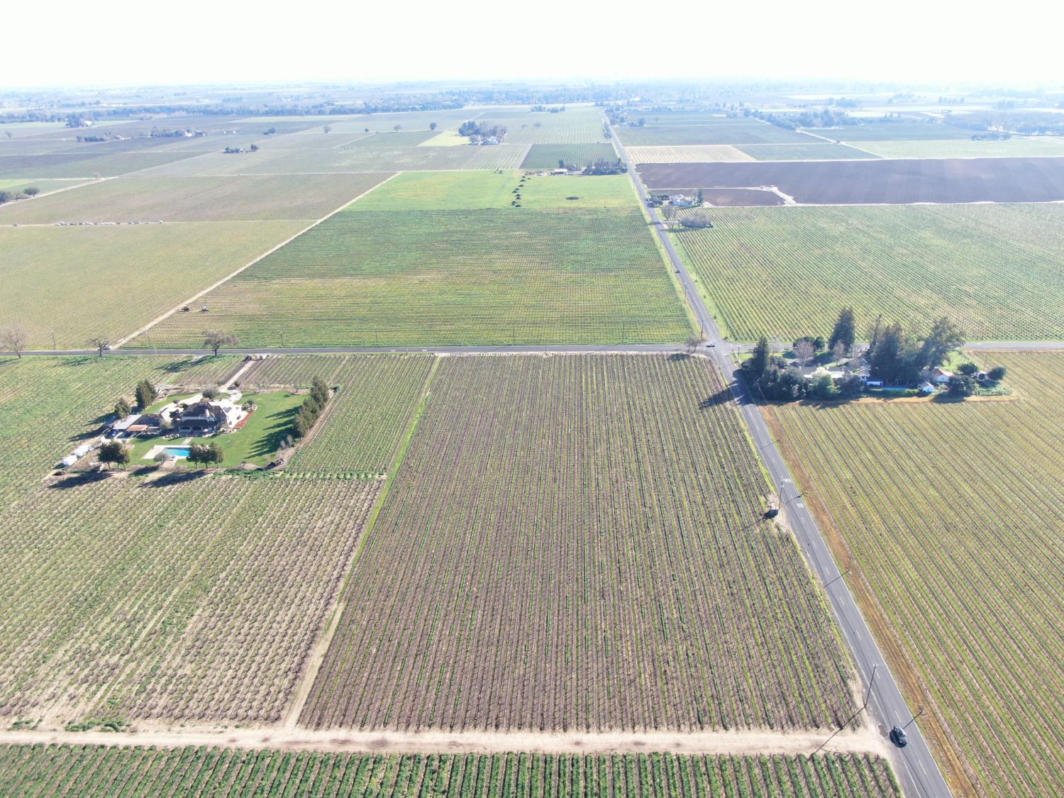 3155 West Woodbridge Road Lodi, CA 95242 - Photo 2 of 10