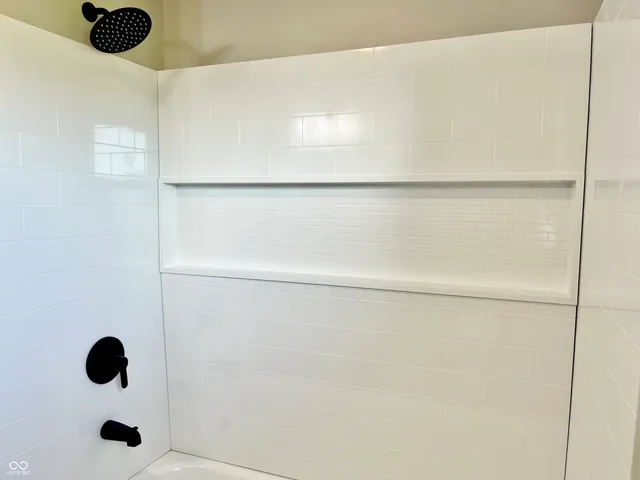 $292,000 | 15841 East 265 North, Columbus, IN 47203