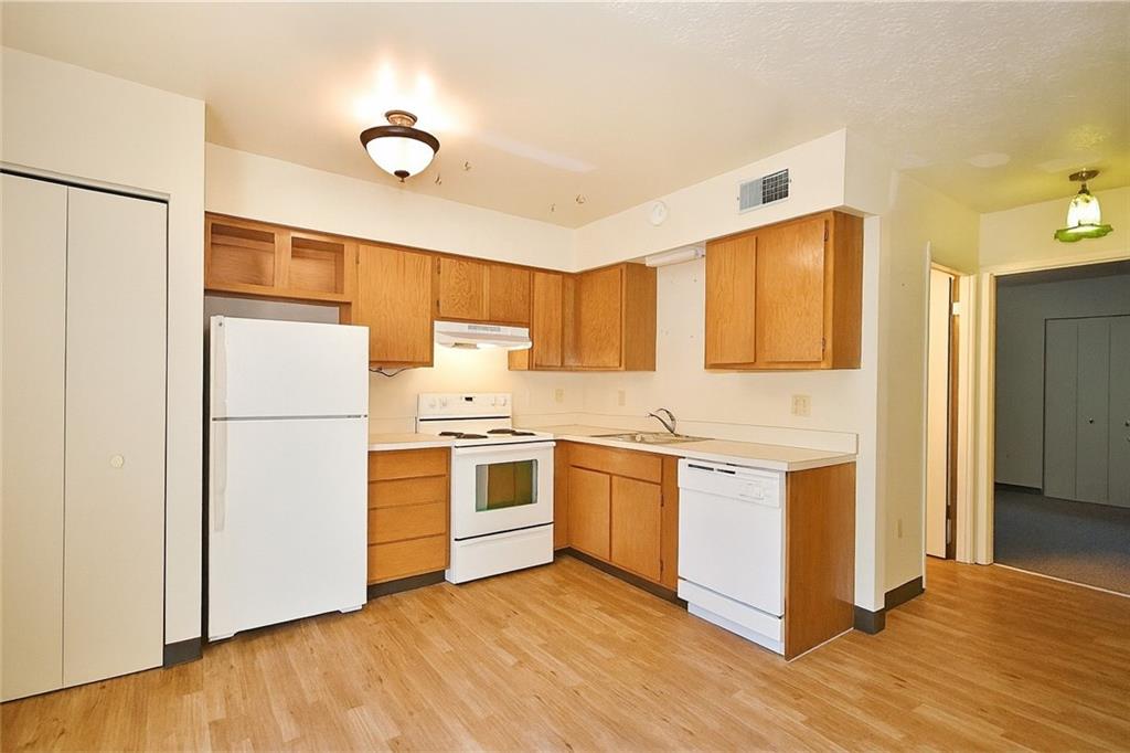 3269 Niagara Square Pittsburgh, PA 15213 - Photo 6 of 11 Gallery Image 6