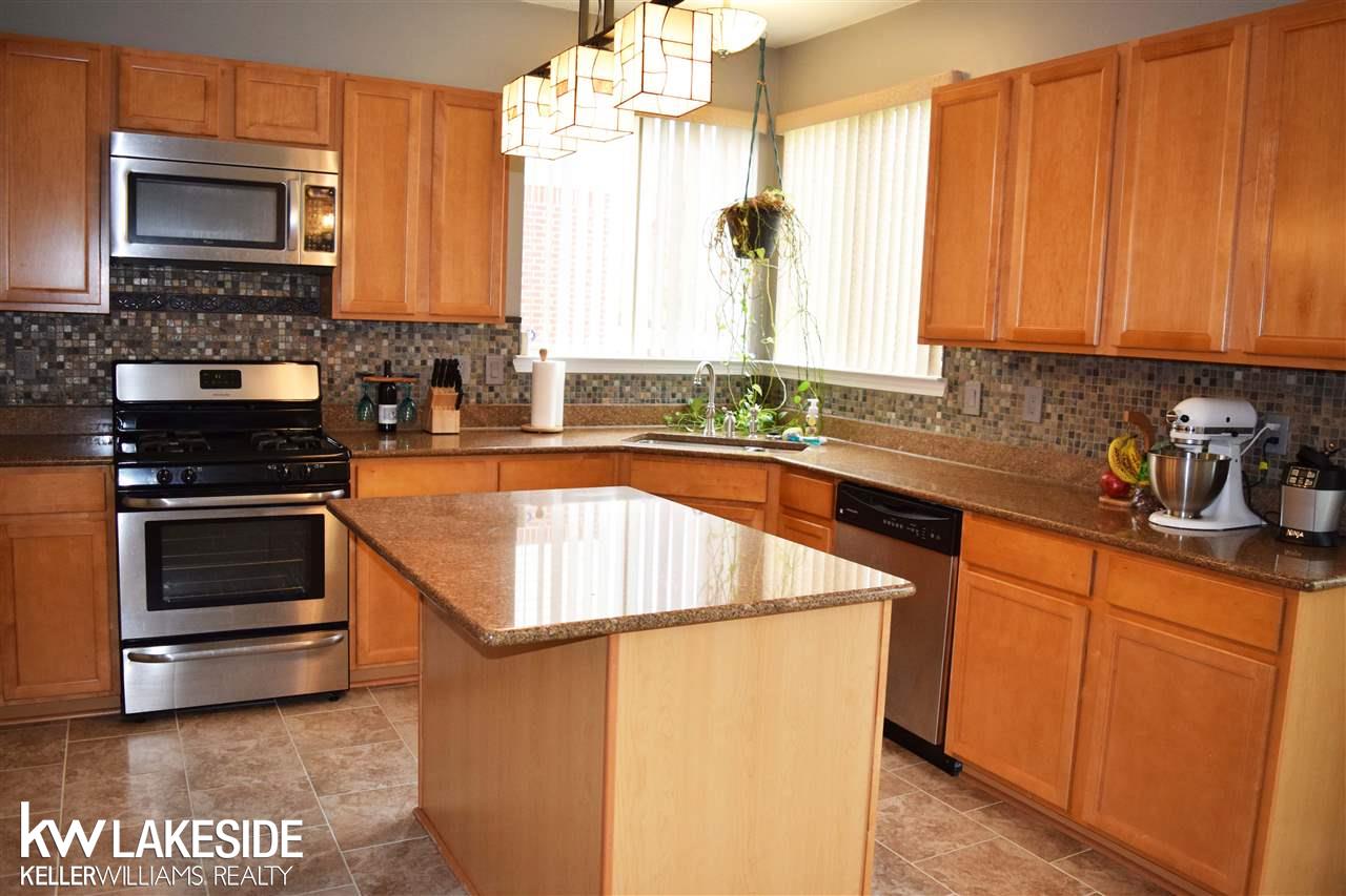 30909 Bradmore Road Warren, MI 48092 - Photo 17 of 50 31334757-16.JPG