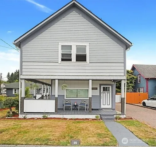 $360,905 | 1224 4th Street, Cosmopolis, WA 98537
