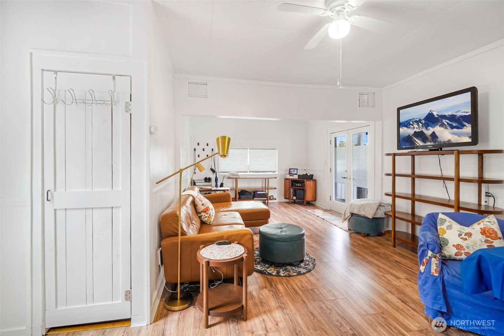 1224 4th Street Cosmopolis, WA 98537 - Photo 4 of 25 a living room with furniture and wooden floor