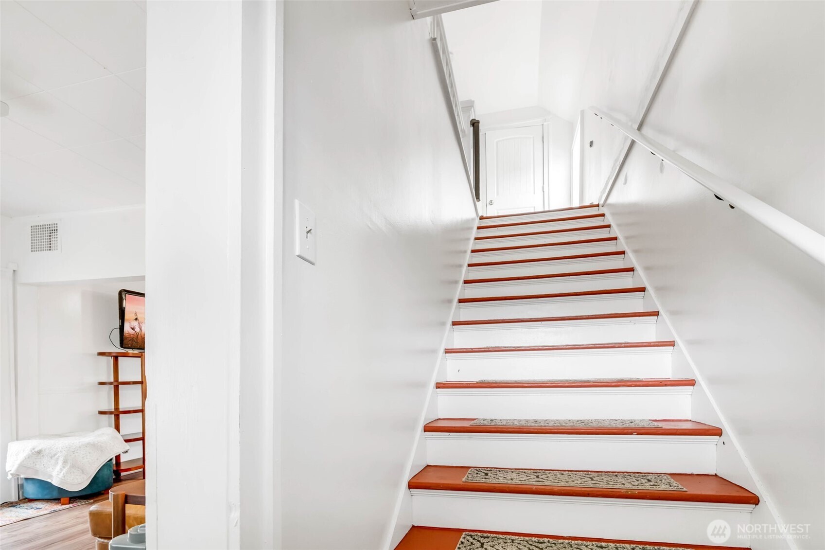 1224 4th Street Cosmopolis, WA 98537 - Photo 9 of 25 a view of entryway