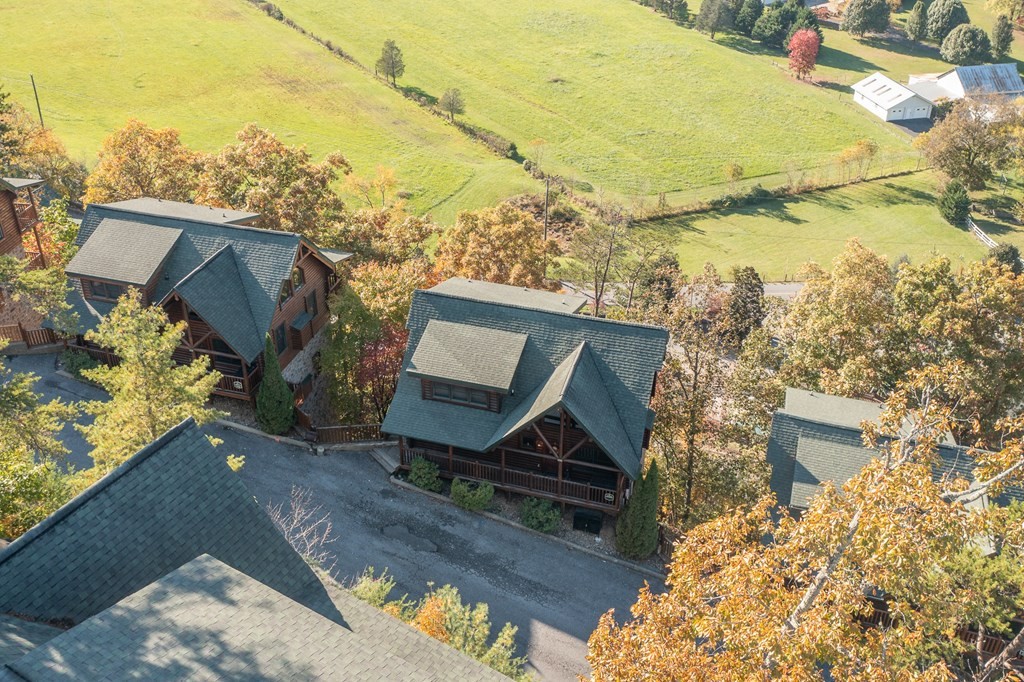 1726 Summit View Way Pigeon Forge, TN 37862 - Photo 31 of 35 Gallery Image 31