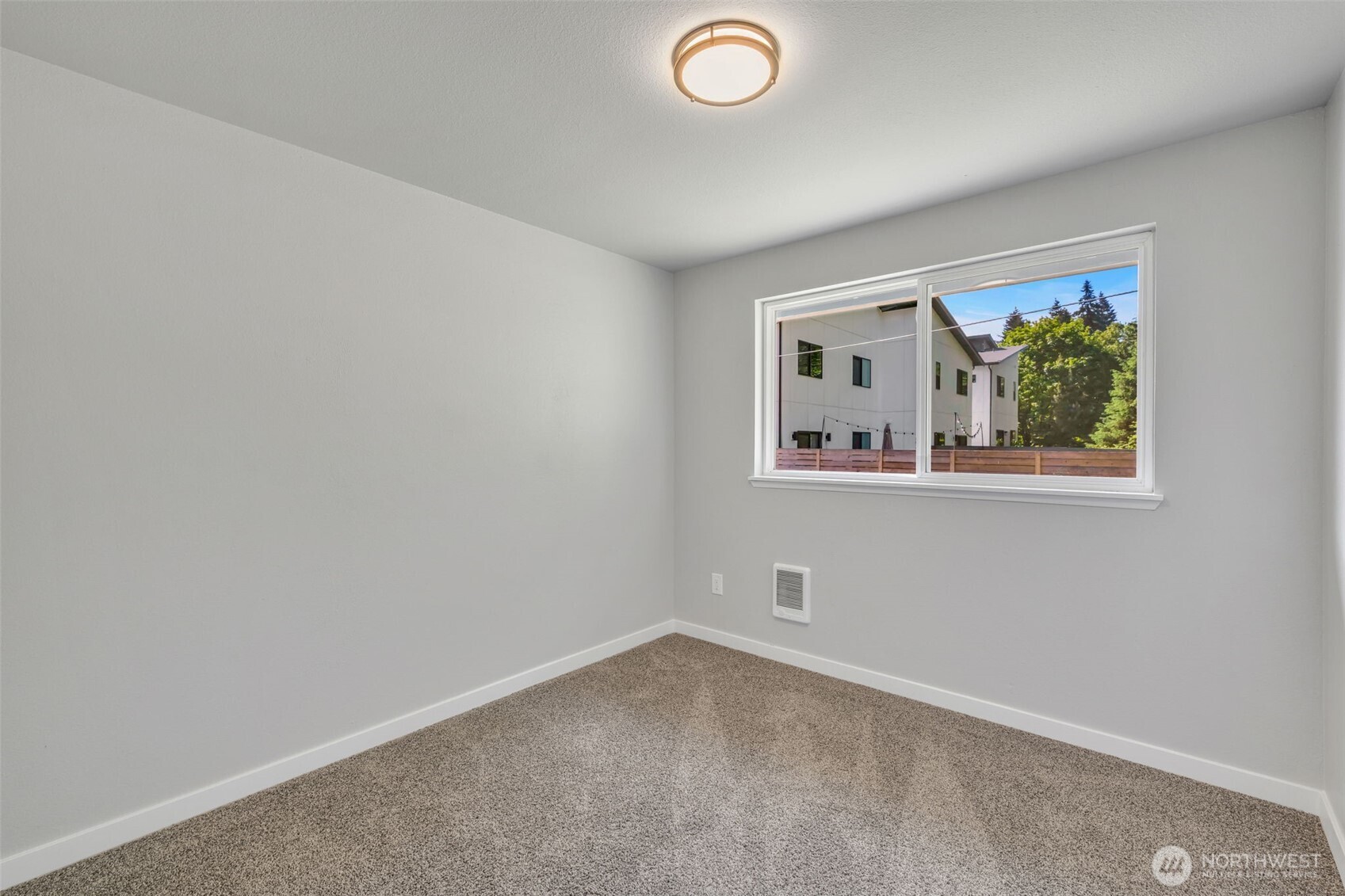 12833 9th Avenue Southwest Burien, WA 98146 - Photo 24 of 39