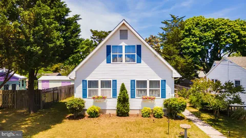 $865,000 | 37417 4th Street, Rehoboth Beach, DE 19971