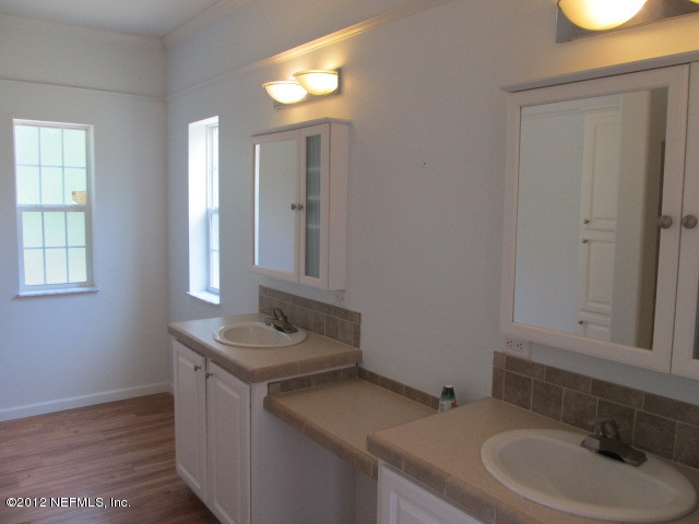 1690 Borrow Pit Road St. Johns, FL 32259 - Photo 9 of 19 Master Bathroom