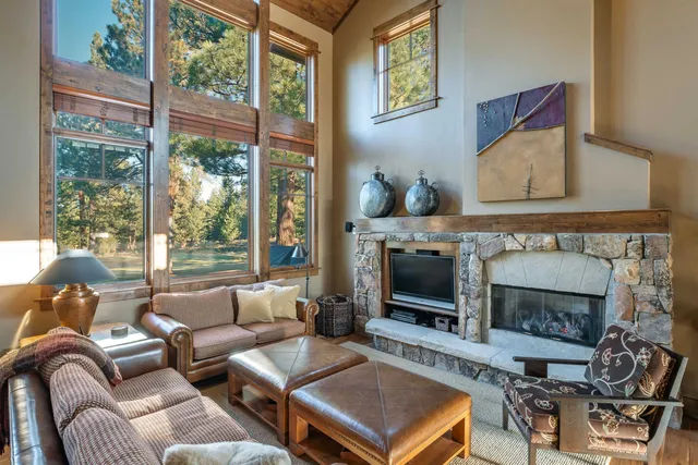 $1,600,000 | 12498 Villa Court, Unit 11, Truckee, CA 96161