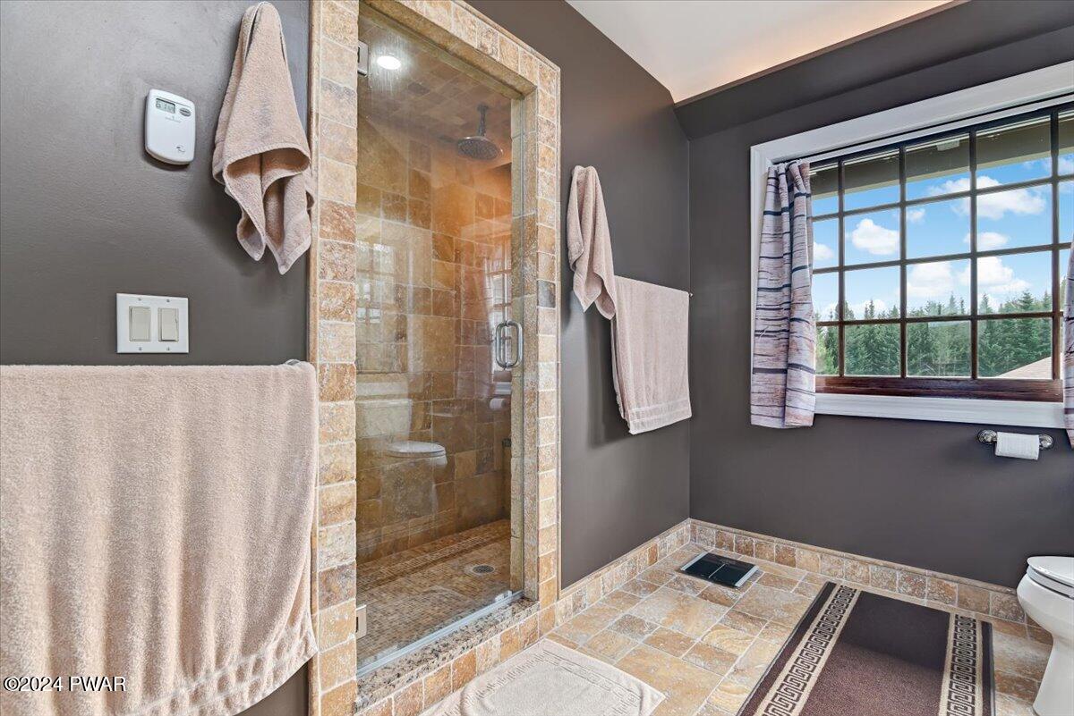 849 South Preston Road Lakewood, PA 18439 - Photo 30 of 85 Primary En Suite Bath