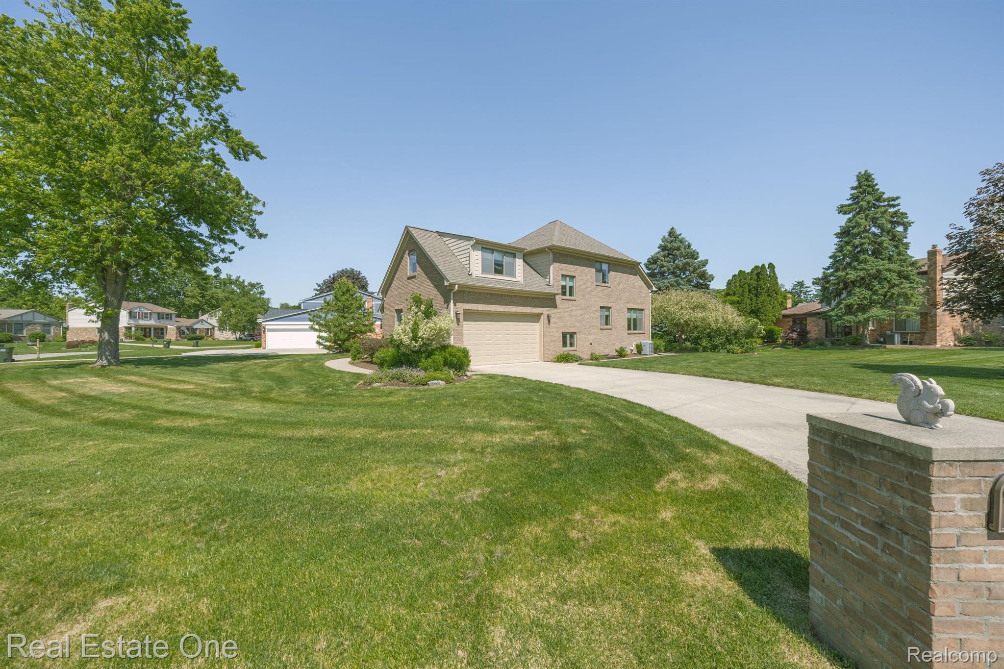 630 Lockmoore Court Rochester, MI 48307 - Photo 46 of 65 Gallery Image 46