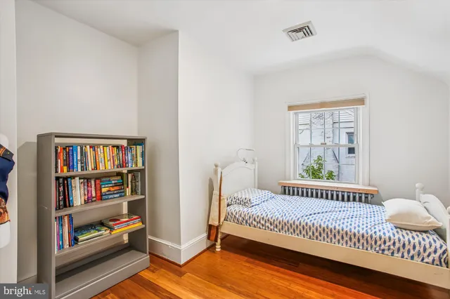 $1,399,000 | 911 Hillwood Avenue, Falls Church, VA 22042