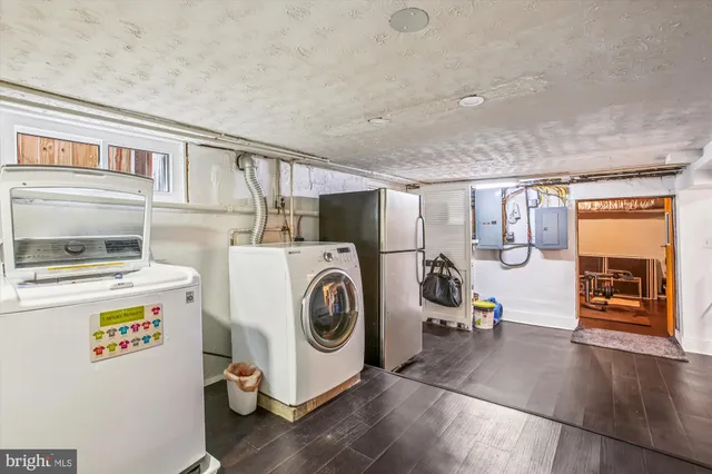 $1,399,000 | 911 Hillwood Avenue, Falls Church, VA 22042