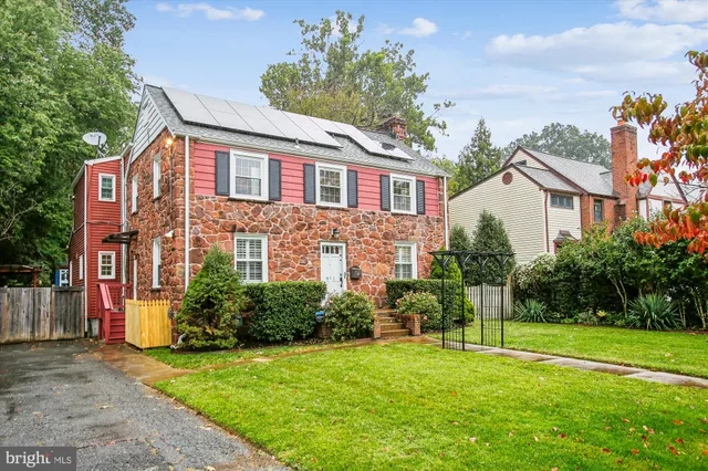 $1,399,000 | 911 Hillwood Avenue, Falls Church, VA 22042