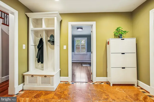 $1,399,000 | 911 Hillwood Avenue, Falls Church, VA 22042