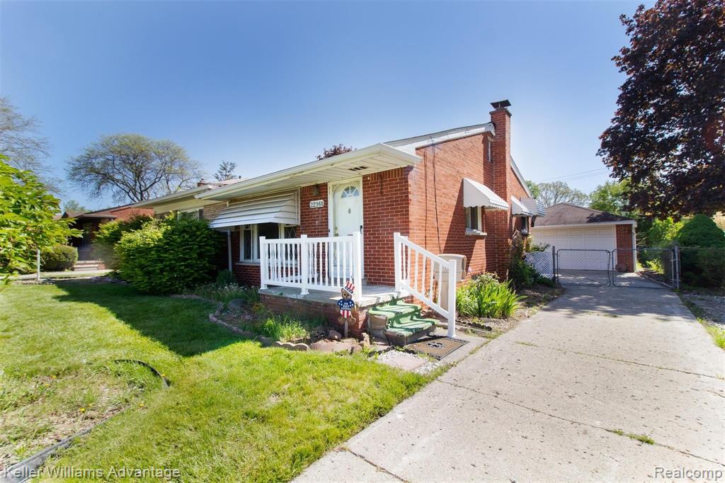 22960 Farmington Road Farmington, MI 48336 - Photo 25 of 32