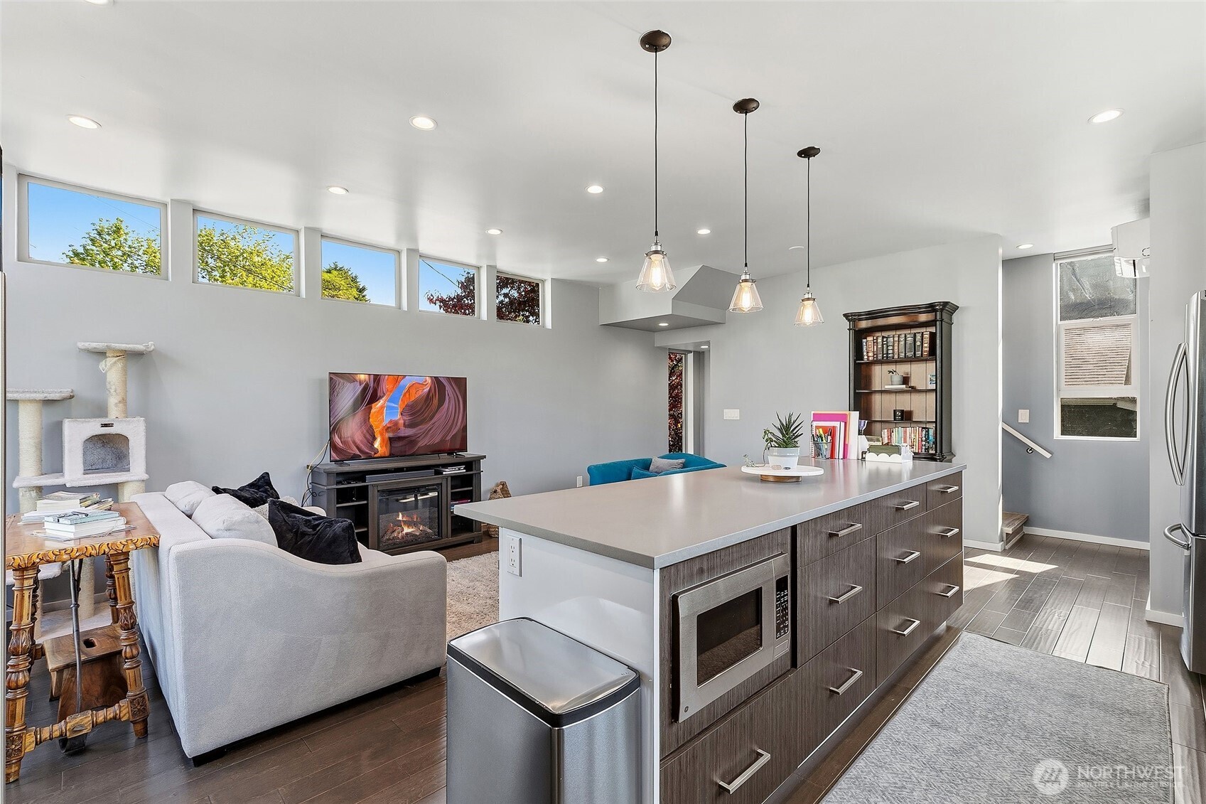 5953 Fauntleroy Way Southwest, Unit D Seattle, WA 98136 - Photo 9 of 29