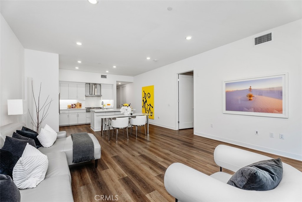 3305 Rivington Irvine, CA 92612 - Photo 5 of 62