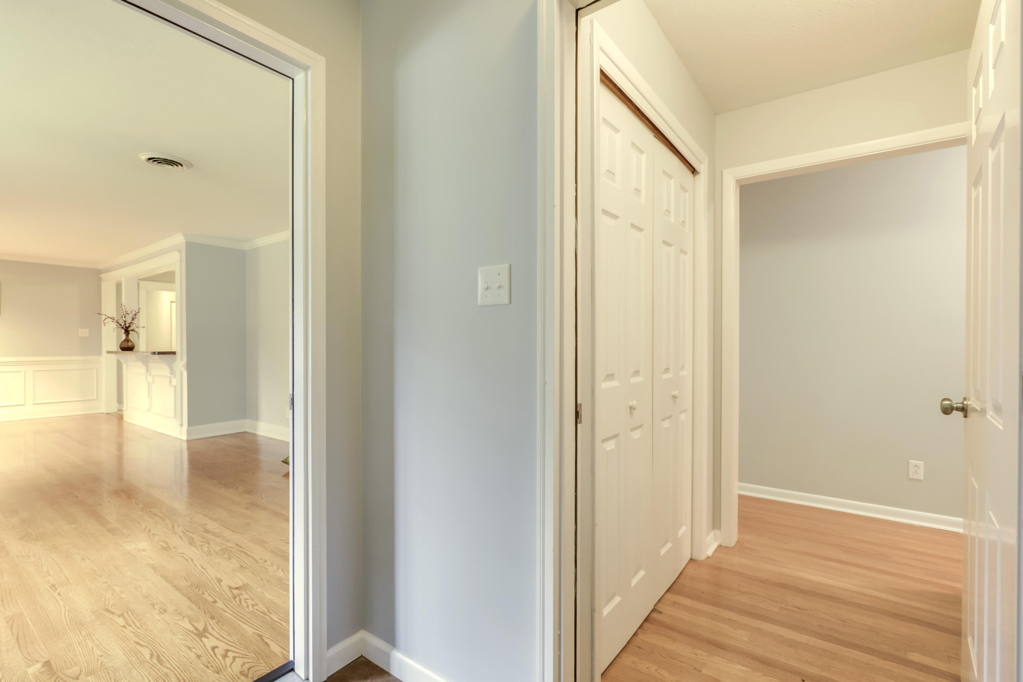 7604 Ogg Road Knoxville, TN 37938 - Photo 35 of 39 a view of a bathroom from a hallway