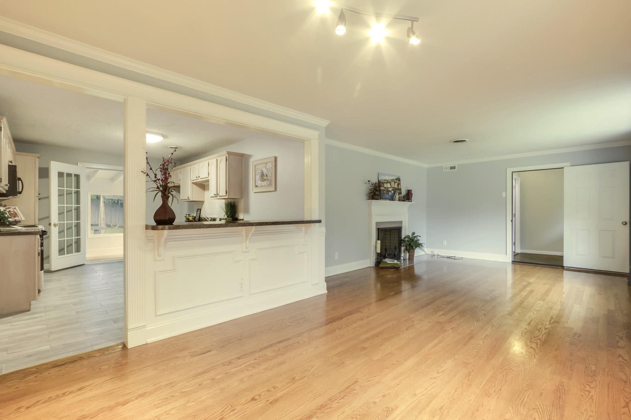 7604 Ogg Road Knoxville, TN 37938 - Photo 5 of 39 a view of a living room