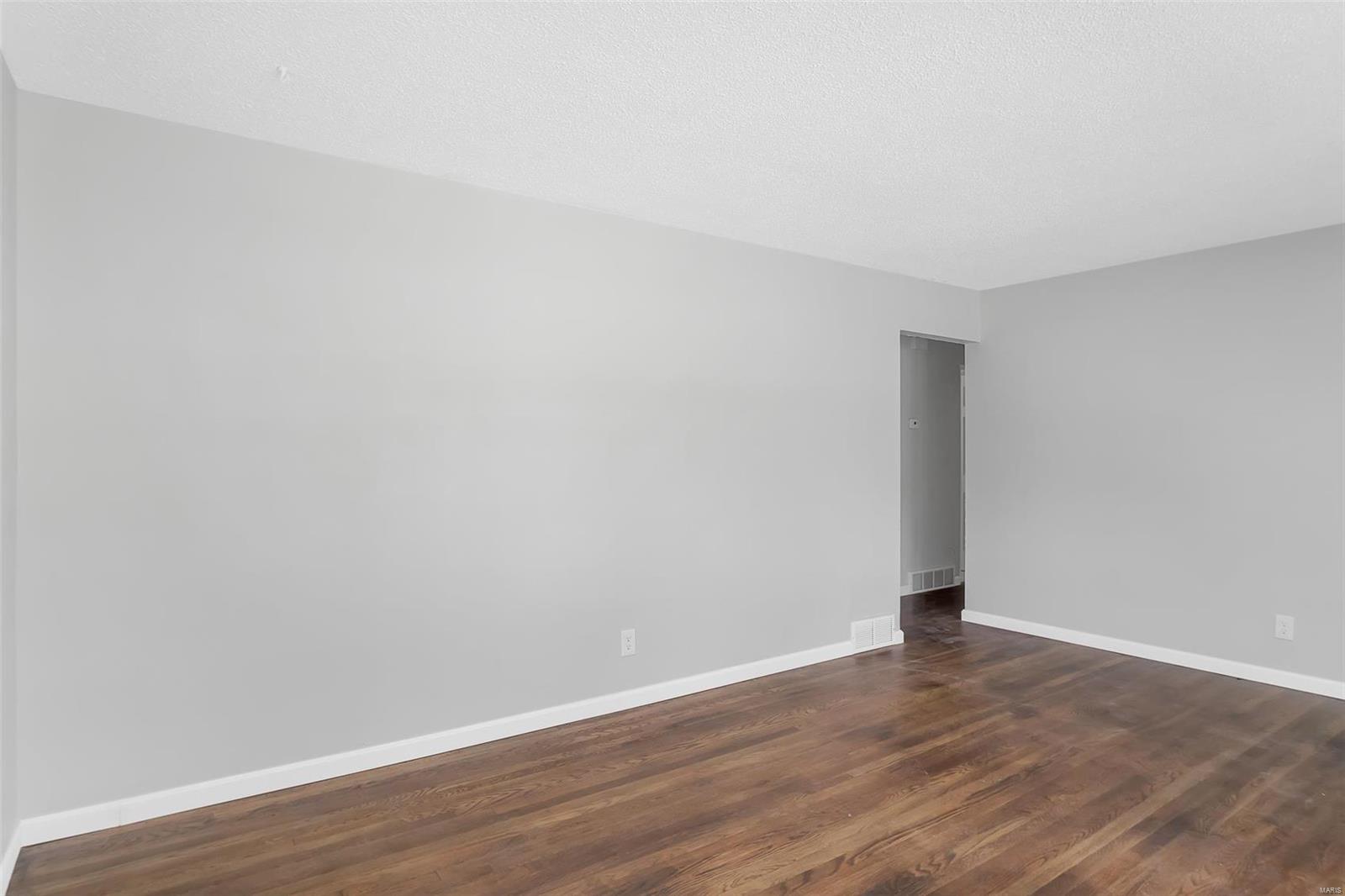 11801 Larimore Road St. Louis, MO 63138 - Photo 4 of 18