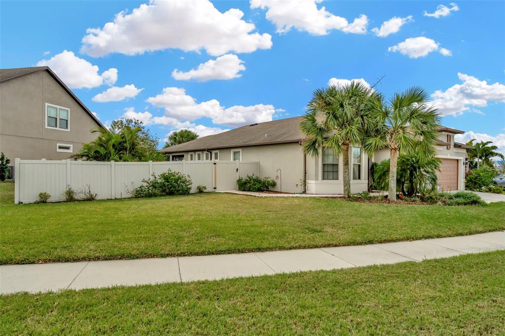 16340 Treasure Point Drive Wimauma, FL 33598 - Photo 3 of 50