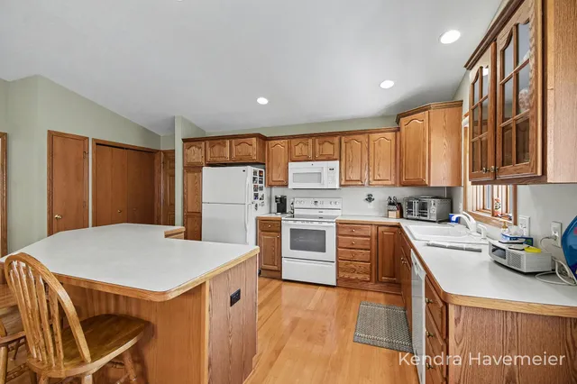 $389,900 | 2177 Creekside Drive Southwest, Unit 39, Byron Center, MI 49315