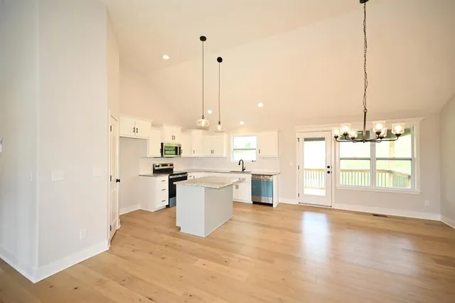 $459,900 | 103 Johnson Circle, Dearborn, MO 64439