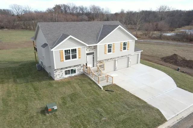 $459,900 | 103 Johnson Circle, Dearborn, MO 64439