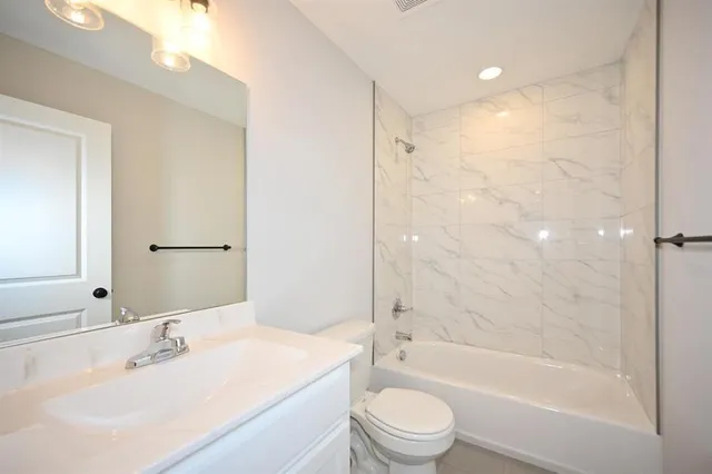 $459,900 | 103 Johnson Circle, Dearborn, MO 64439