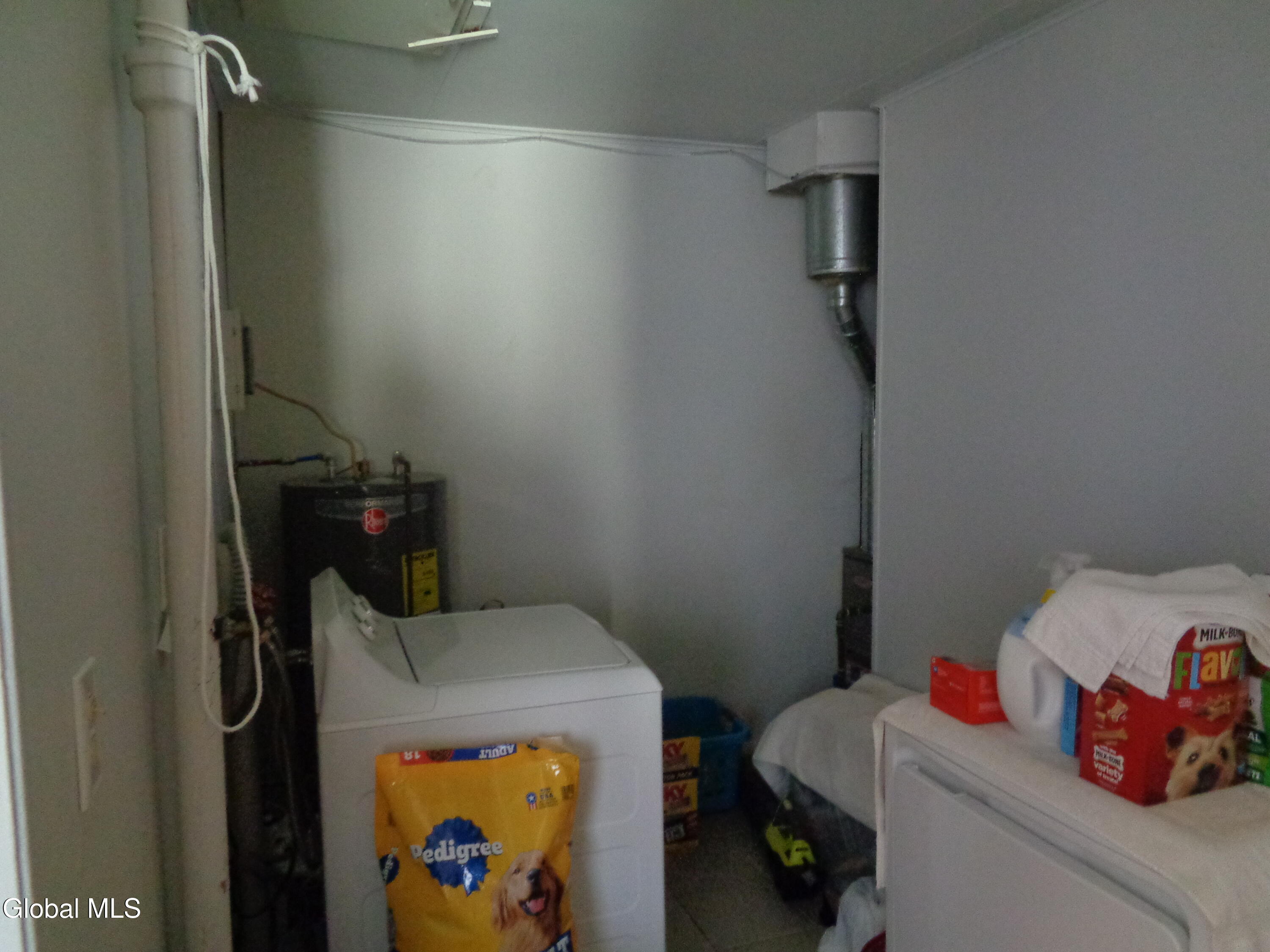 476 Bradford Road Schenectady, NY 12304 - Photo 8 of 11 DSC02874